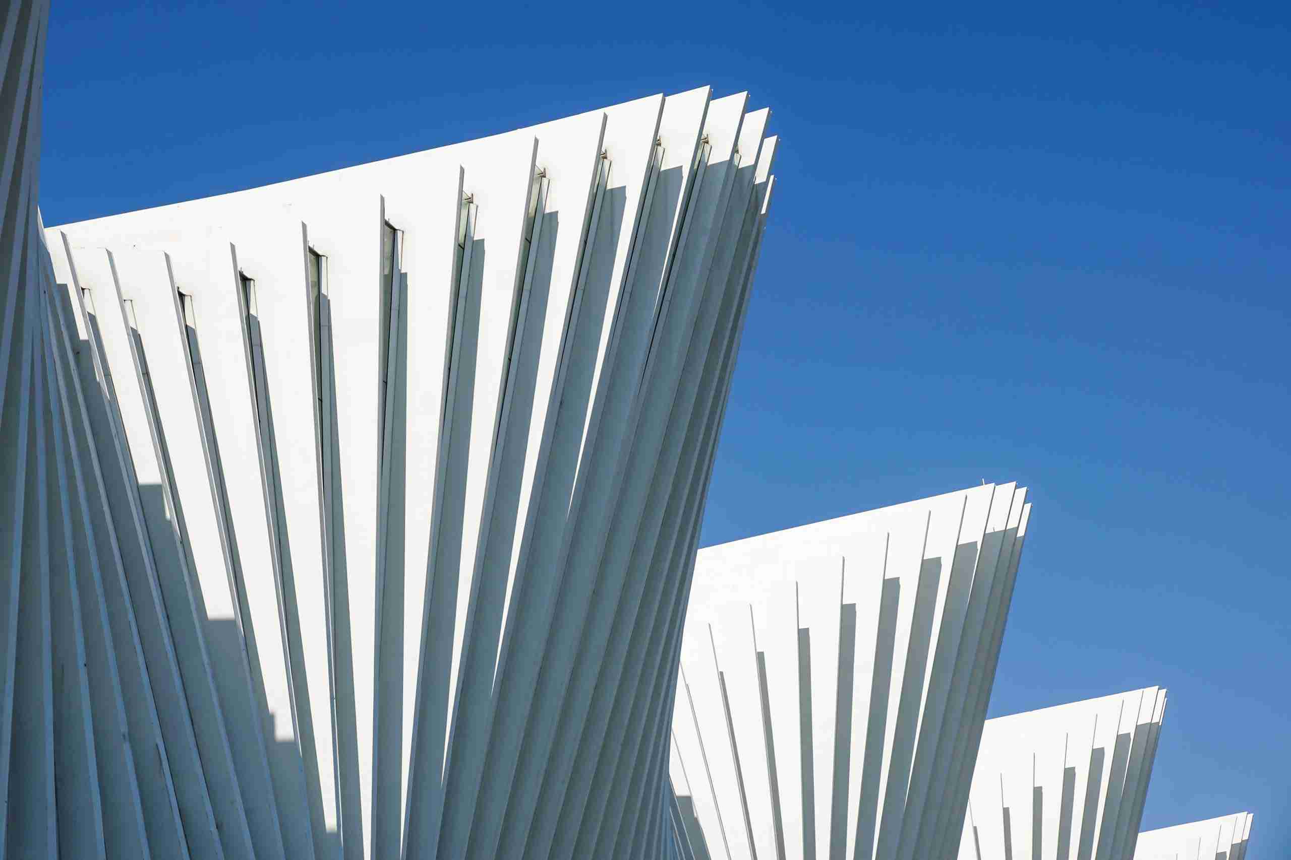 What Is an offshore company and how does It differ from a free zone or mainland entity?