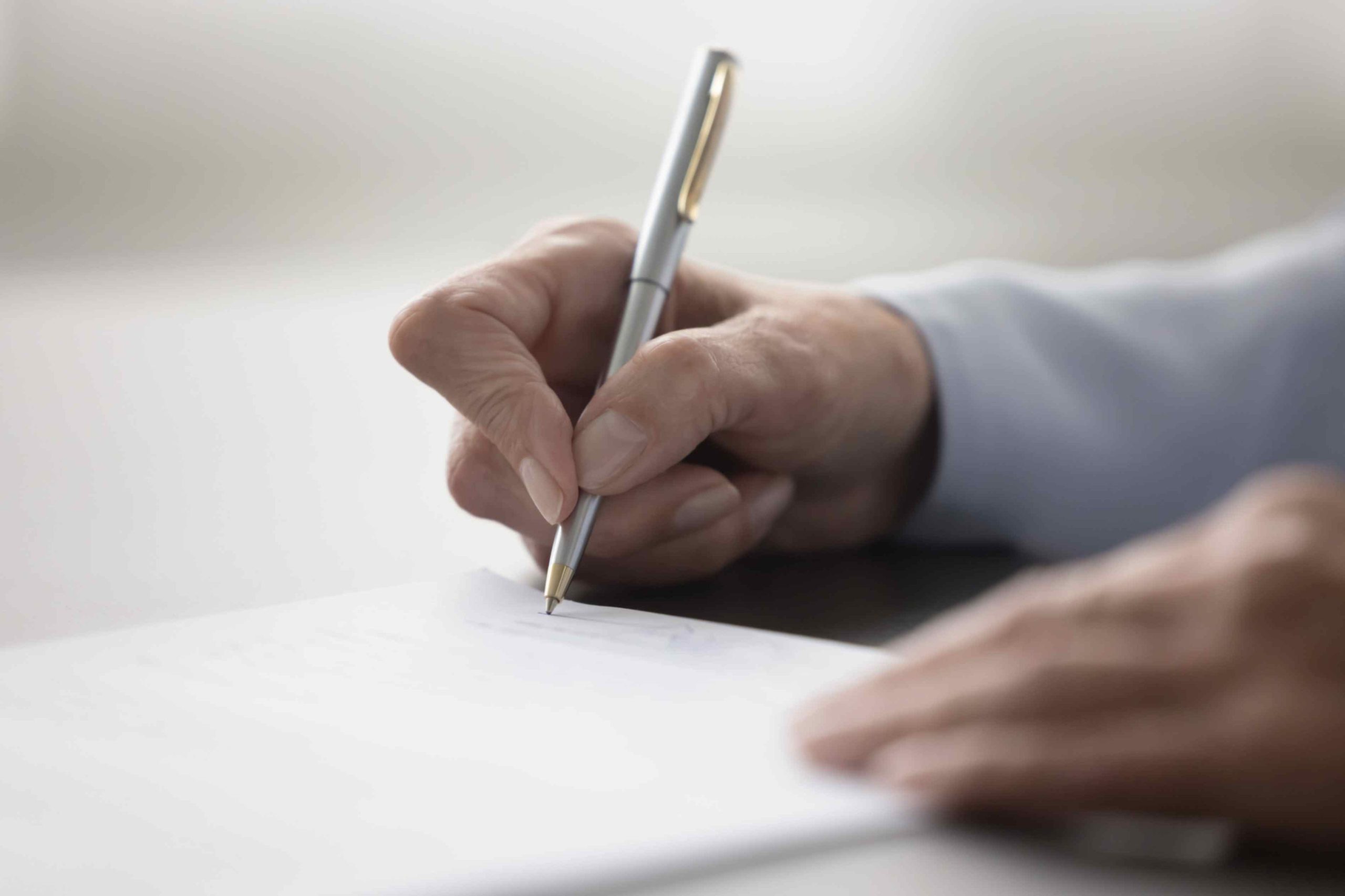 How much does it cost to register a will in Dubai?